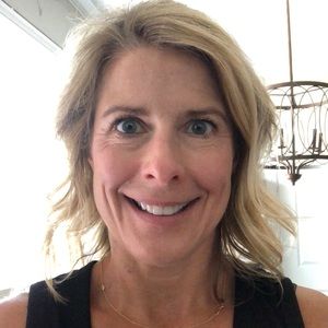 Meet your Posher, Debbie